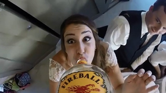 Kako izgleda biti boca alkohola na dan vjenčanja